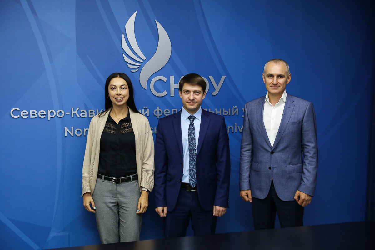 izbran-prezident-associacii-vypusknikov-skfu-