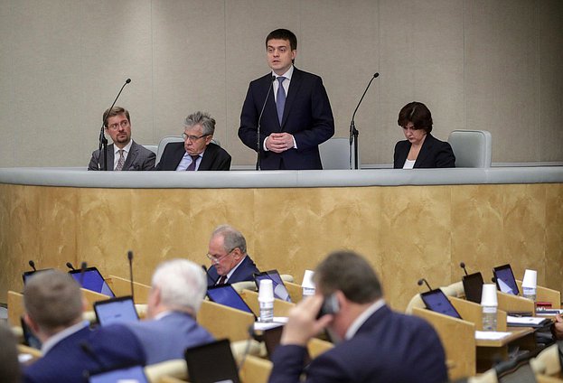 Министр науки и высшего образования в ходе «правительственного часа» рассказал депутатам о реализации национального проекта «Наука» 