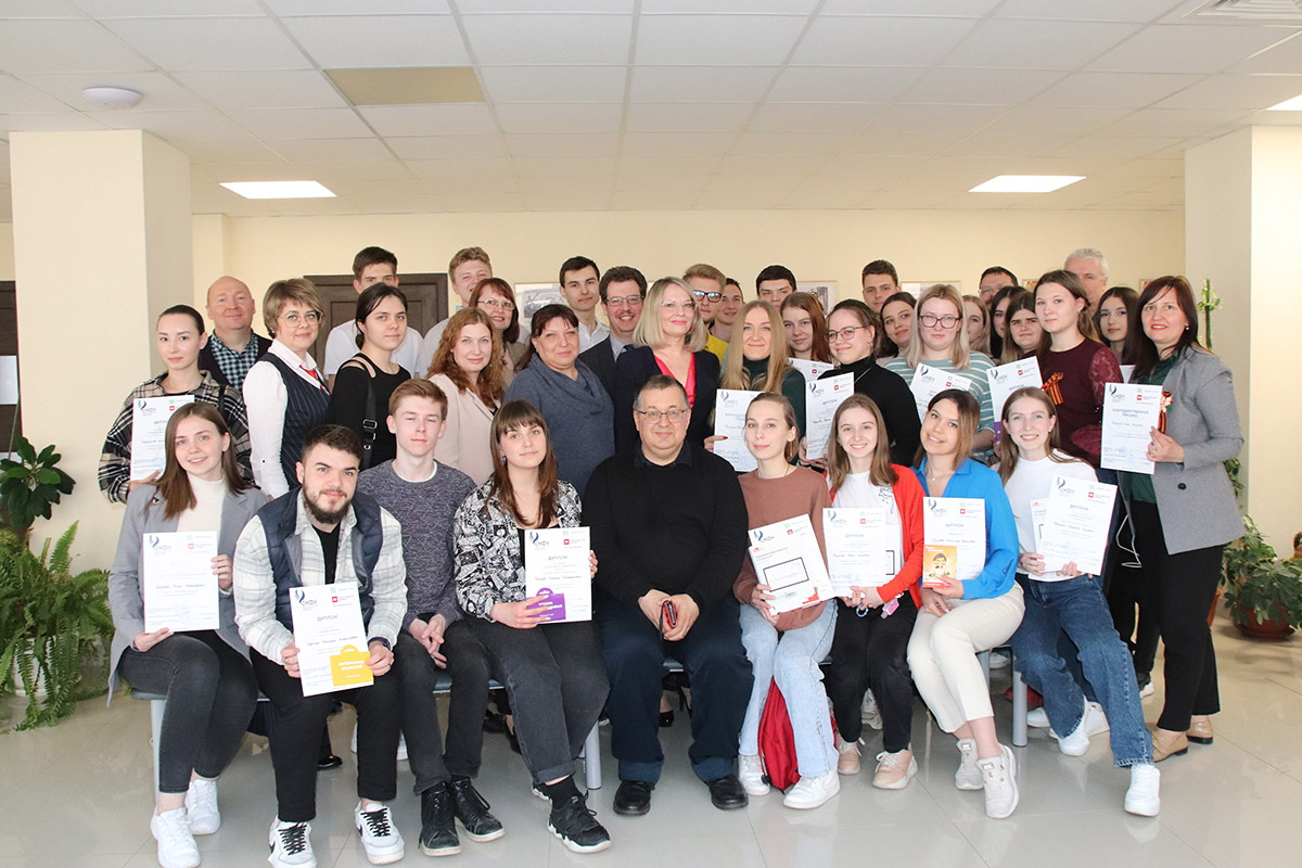 studenty-skfu-otlichilis-na-olimpiade-rynok-cennyh-bumag-ncfu-ru-01 (1)