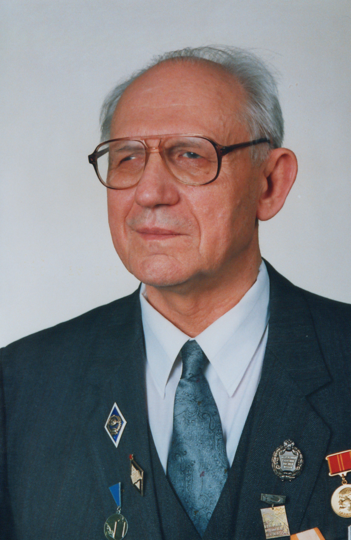 Леденев Юрий Иванович (1927 – 2008)
