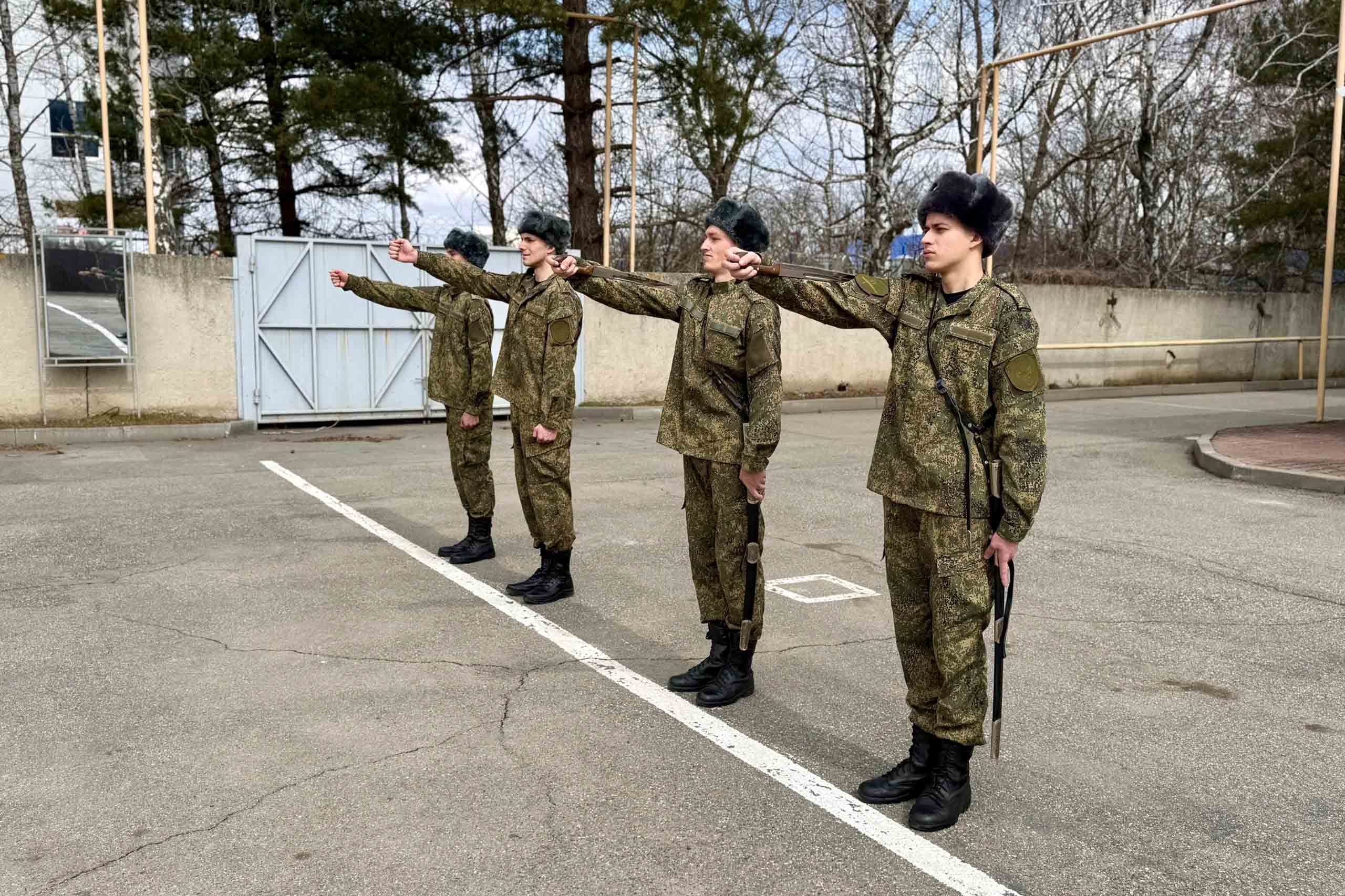 В ВУЦ завершился этап предварительной строевой подготовки студентов
