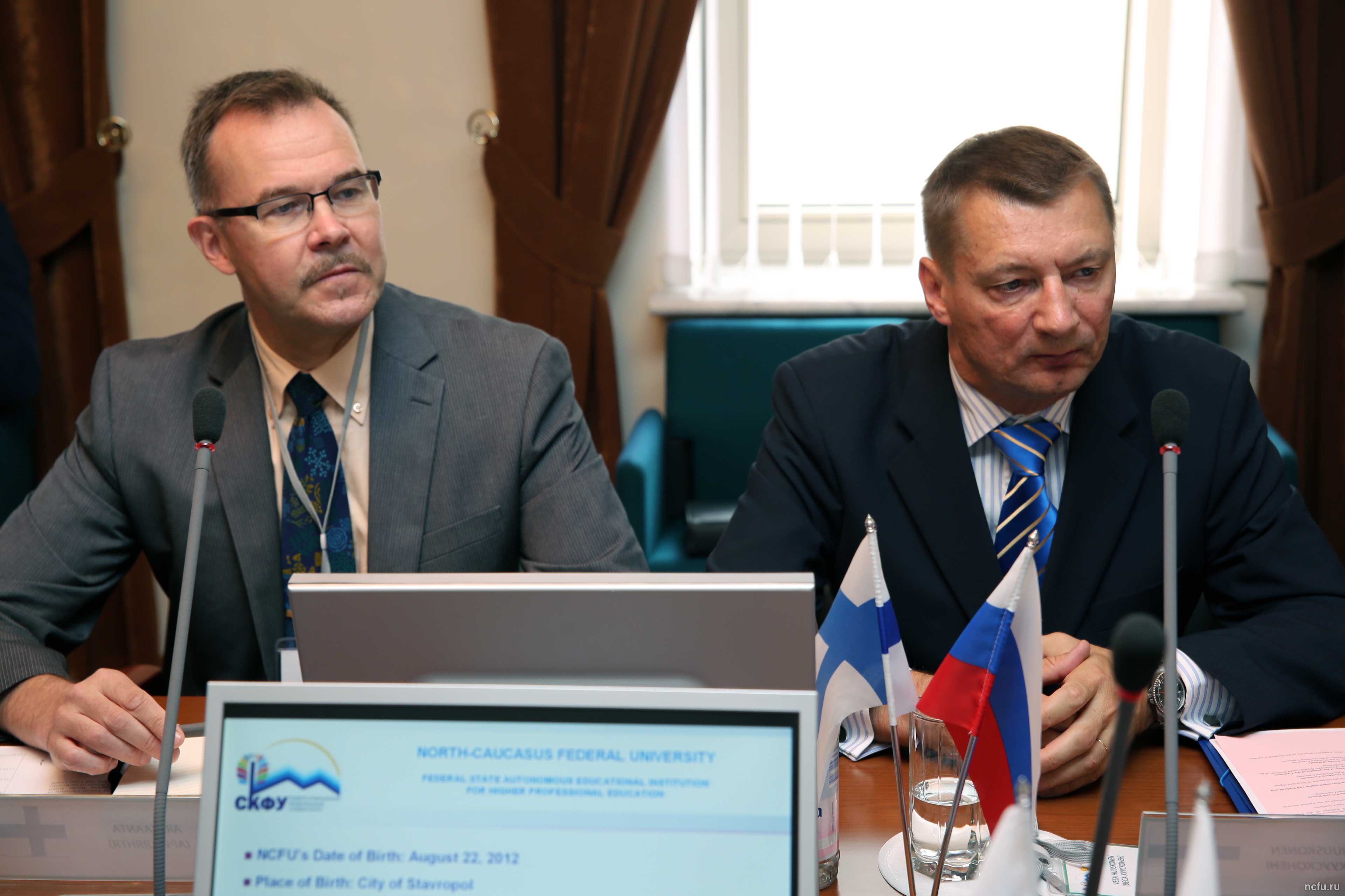 Граница не разделяет, а связывает