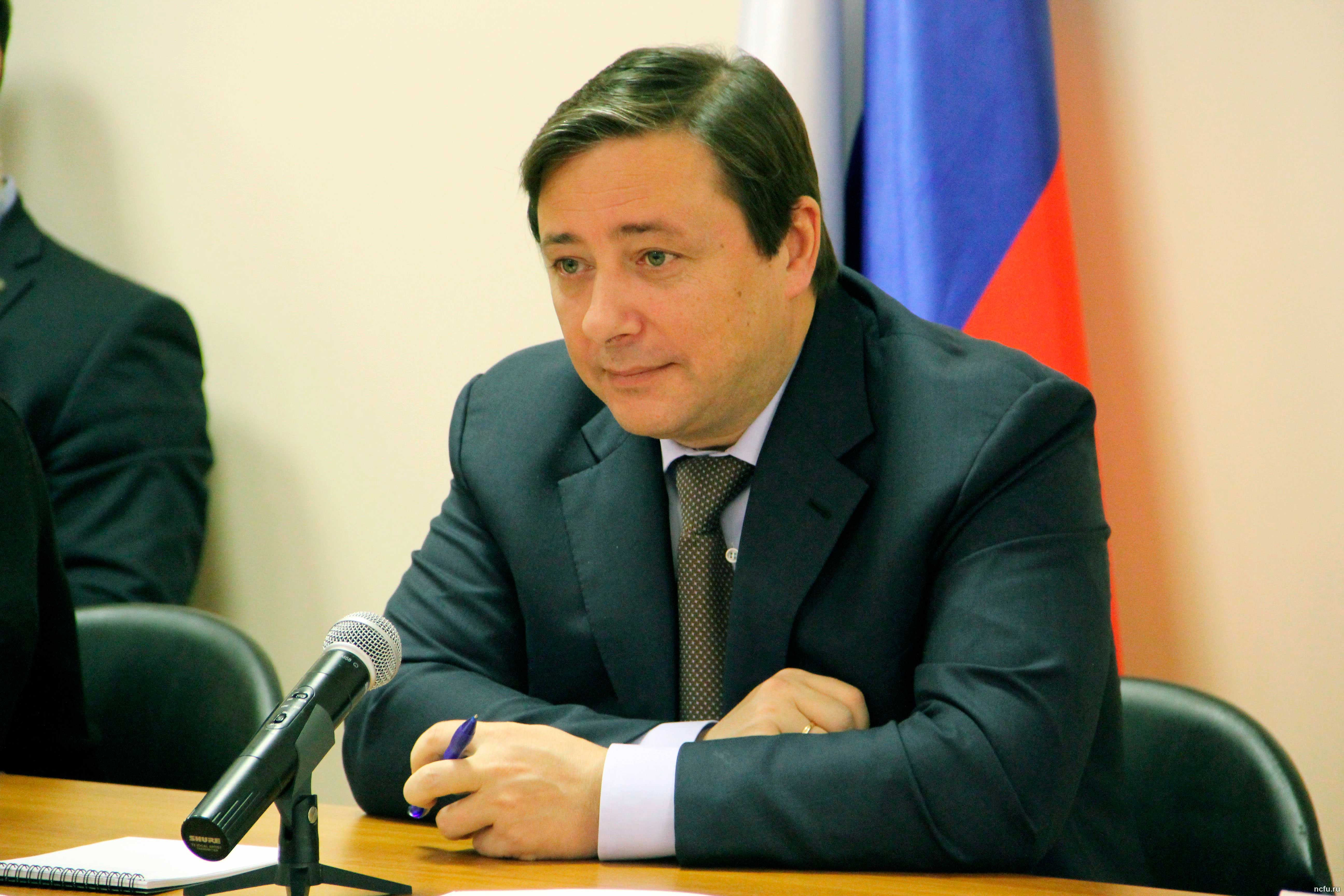 Александр Хлопонин поздравил коллектив СКФУ с Днем учителя