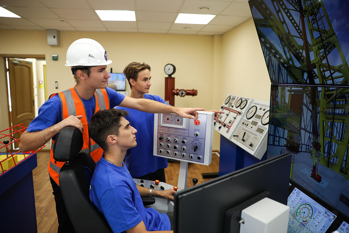 skfu-i-gazprom-vniigaz-otkryvayut-novuyu-bazovuyu-kafedru-ncfu-ru-01 (2).jpg