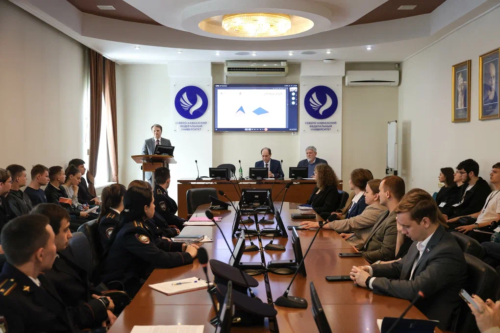 mezhdunarodnaya-molodyezhnaya-nauchnaya-konferentsiya-pravo-molodykh-proshla-v-skfu (2).jpg