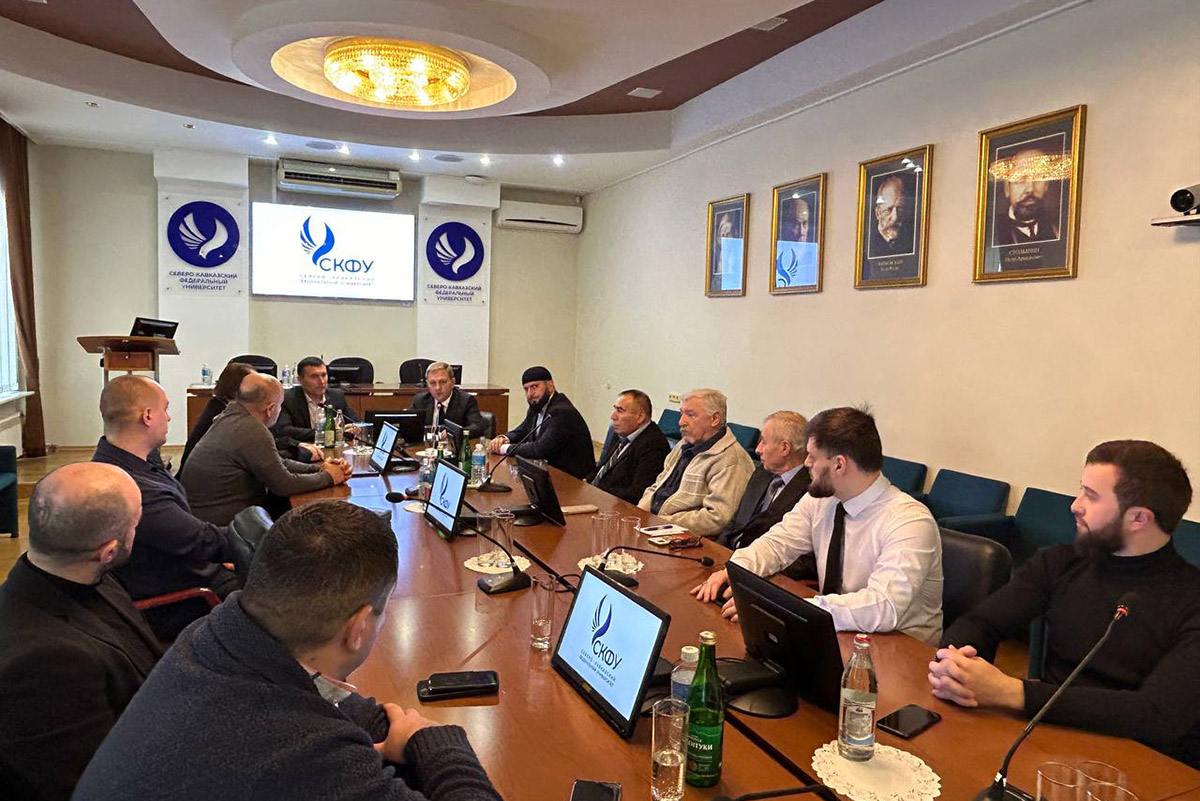 v-skfu-obsudili-problemy-mezhnacionalnyh-i-mezhreligioznyh-otnoshenij-na-stavropole-ncfu-ru-01 (1).jpg