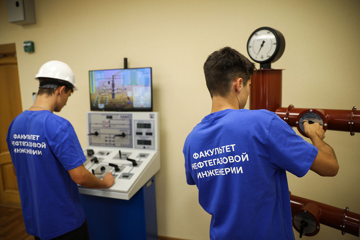 skfu-i-gazprom-vniigaz-otkryvayut-novuyu-bazovuyu-kafedru-ncfu-ru-01 (1).jpg