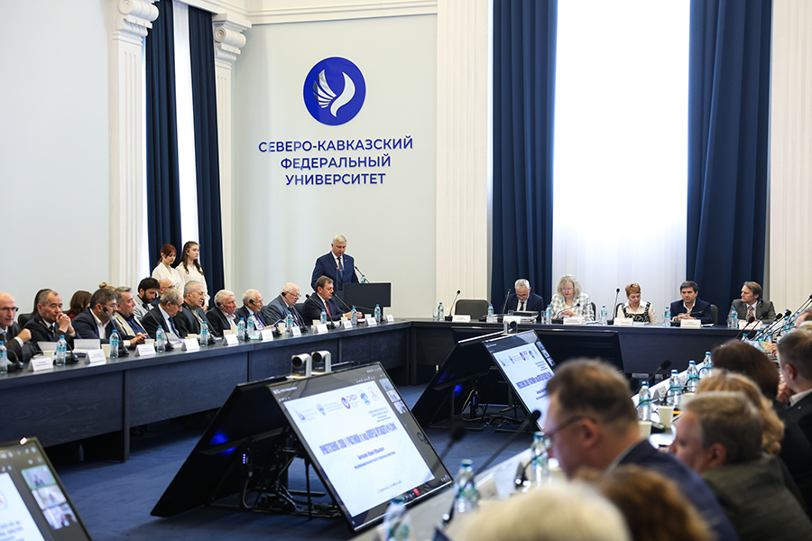 na-baze-skfu-startoval-xiii-mezhdunarodnyy-forum-istorikov-kavkazovedov (3).jpeg