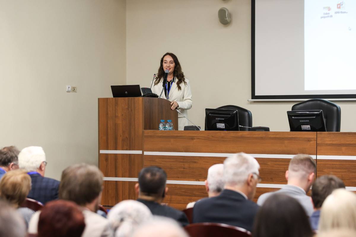 sovremennaya-biotekhnologiya-na-konferenciyu-v-skfu-priekhali-uchenye-iz-8-stran-mira-ncfu-ru-01 (2).jpg