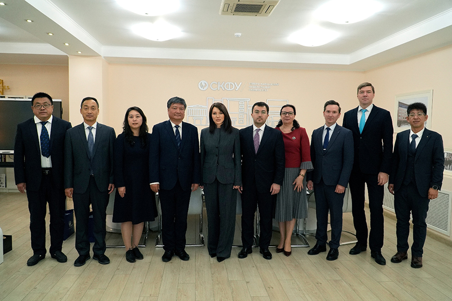 severo-kavkazskiy-federalnyy-universitet-ukreplyaet-sotrudnichestvo-s-knr (3).jpg