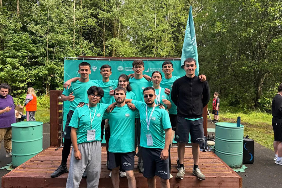 russkie-narodnye-inostrannye-studenty-skfu-prinyali-uchastie-v-festivale-igr-.jpg