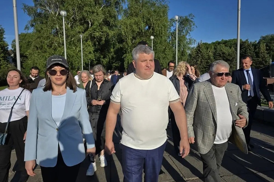 nauka-praktika-i-novye-gorizonty-otechestvennogo-vinodeliya-skfu-na-festivale-vinograd (2).jpeg