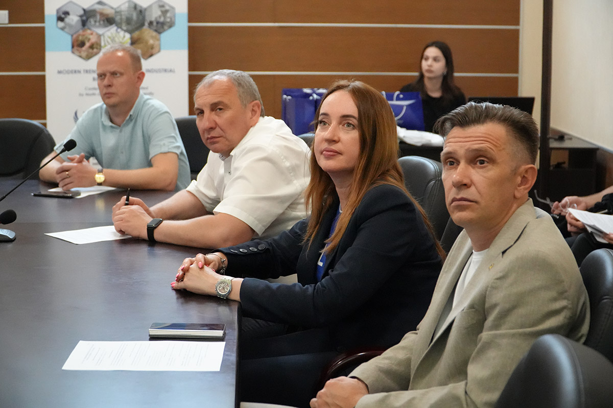 proizvodstvo-oleniny-sozdanie-art-kulinaruima-razrabotka-sinbiotikov-i-badov-pervaya-yarmarka-investicionnyh-i-nauchnyh-proektov-proshla-v-skfu-ncfu-ru-01 (4).JPG