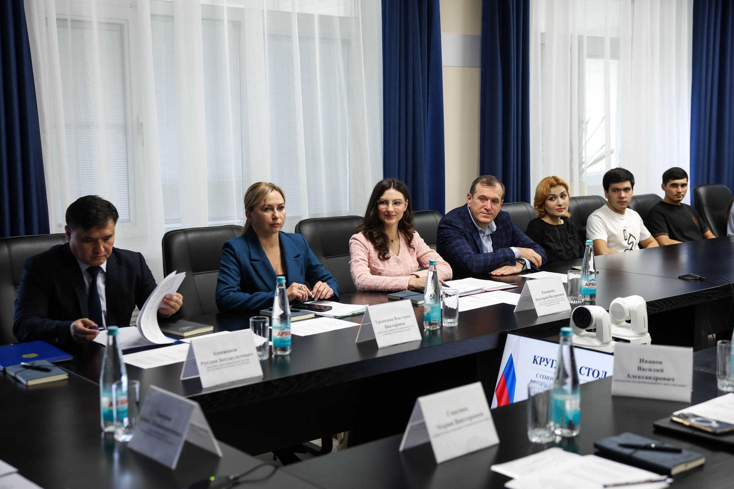 v-skfu-proshyel-kruglyy-stol-s-generalnym-konsulom-respubliki-kazakhstan (1).jpeg