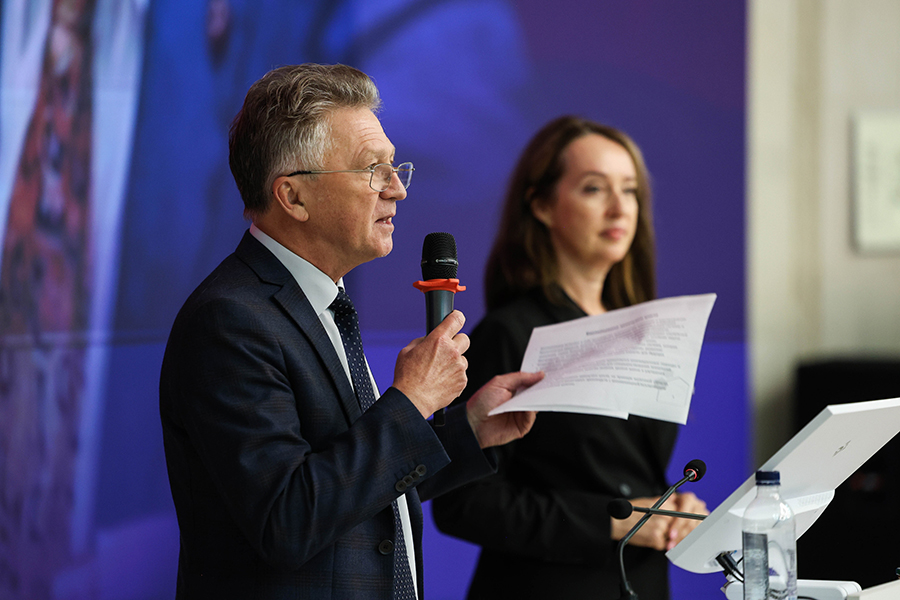 v-skfu-startuet-pokaz-serii-filmov-kartina-mira-s-mikhailom-kovalchukom (3).jpg v-skfu-startuet-pokaz-serii-filmov-kartina-mira-s-mikhailom-kovalchukom (3).jpg