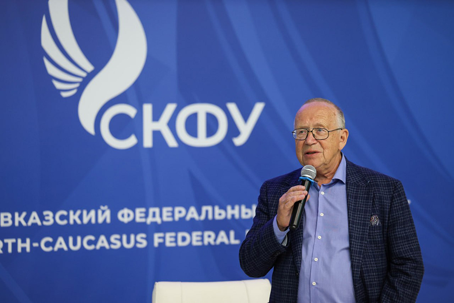 Юрий Вяземский в СКФУ о телевидении, литературе и образовании.jpg Юрий Вяземский в СКФУ о телевидении, литературе и образовании.jpg