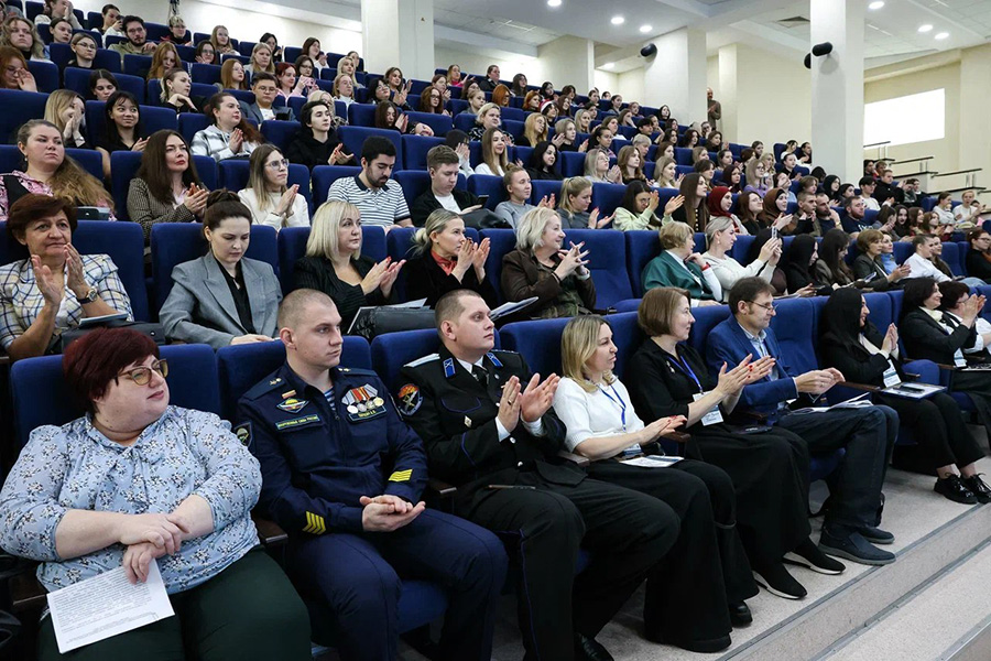 fokus-vnimaniya-na-psihicheskoe-zdorove-lichnosti-v-skfu-proshla-mezhdunarodnaya-nauchno-prakticheskaya-konferenciya-ncfu-ru-02.jpg
