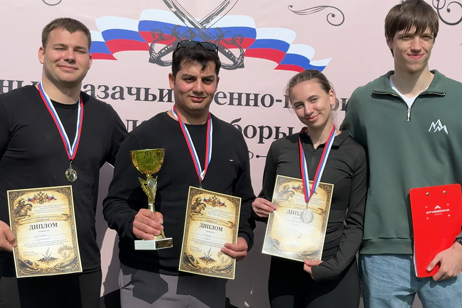 СКФУ организовал молодёжные казачьи сборы в преддверии Дня Победы (1).jpg