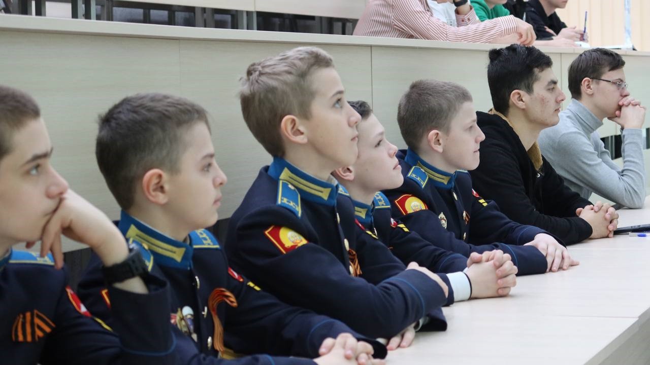 Шестидесятилетию первого выхода человека в открытый космос посвящается!.jpg