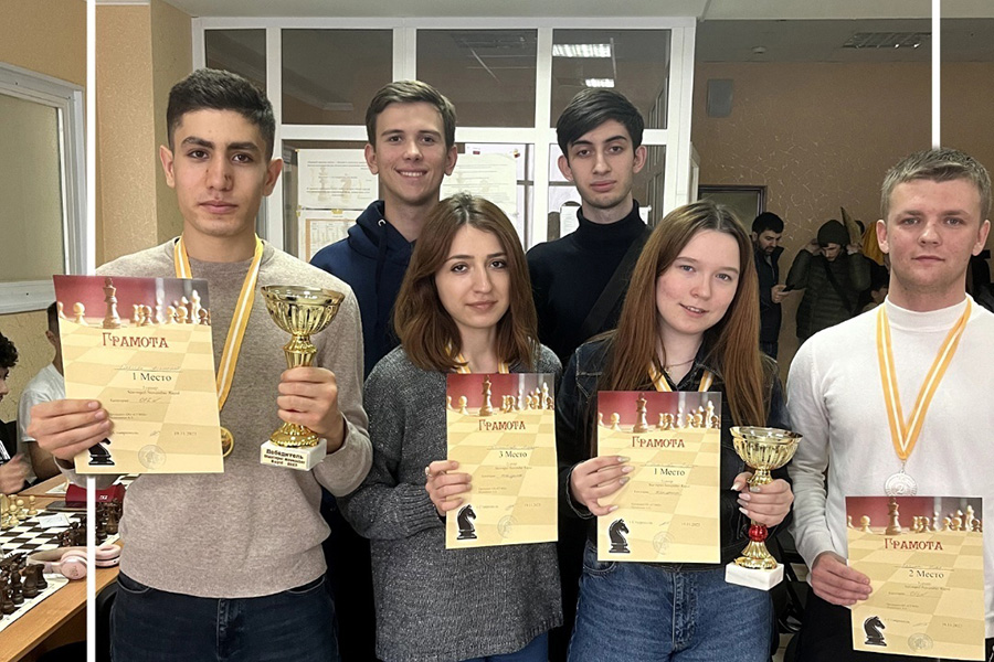shahmatisty-skfu-chempiony-stavropolya-ncfu-ru-01.jpg