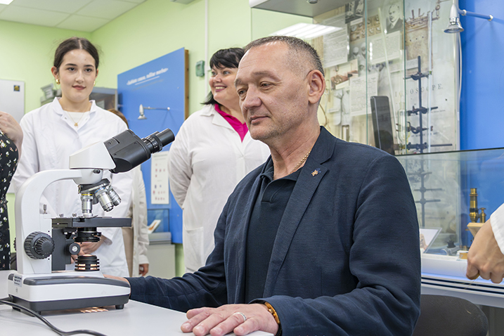 studencheskiy-otryad-volontyerov-medikov-skfu-otmetil-pyatiletie-i-nametil-plany-na-novyy-uchebnyy-g (3).jpg studencheskiy-otryad-volontyerov-medikov-skfu-otmetil-pyatiletie-i-nametil-plany-na-novyy-uchebnyy-g (3).jpg