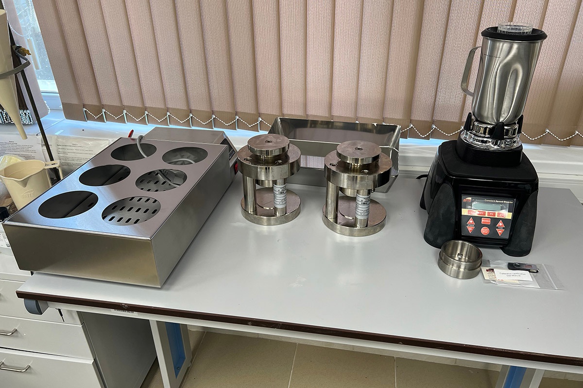 Komplekt-oborudovaniya-dlya-doosnaeniya-tamponajnyh-materialov.jpg_271326768.jpg