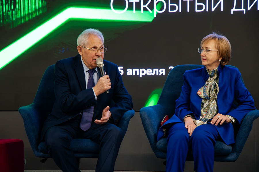 skfu-i-sber-proveli-vstrechu-pokoleniy-bankovskogo-soobshchestva (3).jpg skfu-i-sber-proveli-vstrechu-pokoleniy-bankovskogo-soobshchestva (3).jpg