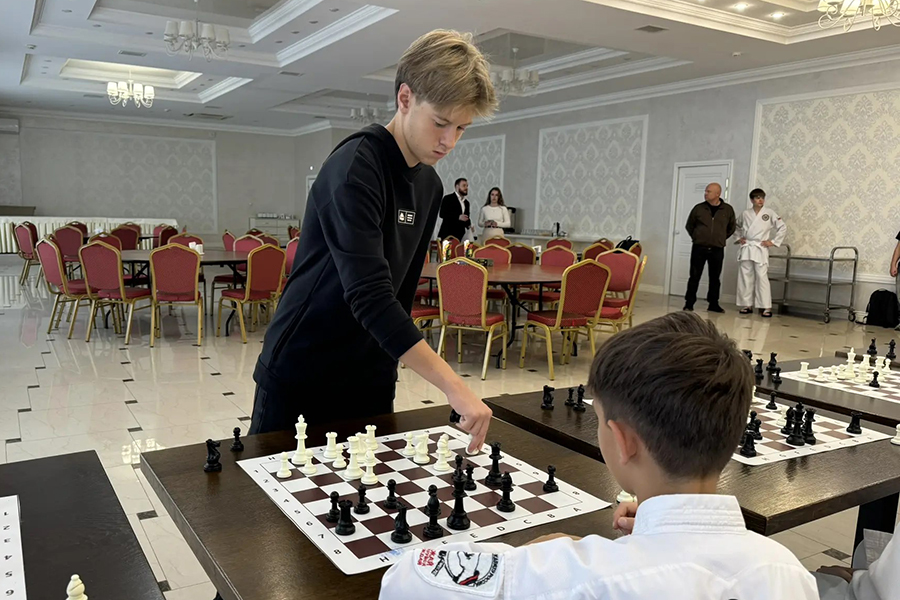 skfu-provyel-sorevnovaniya-po-karate-pamyati-geroya-rossii-maksima-shikina (1).jpg