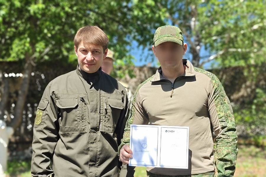Гуманитарная помощь и высшее образование делегация СКФУ посетила казачью бригаду «Терек» на передовой (3).jpg