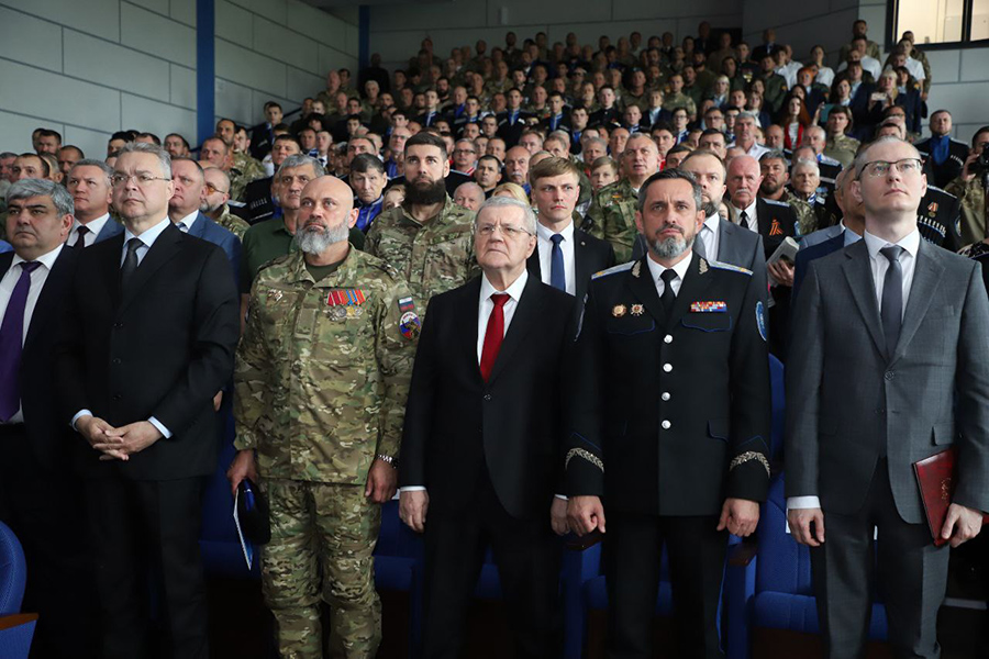 bojcam-kazachej-razvedyvatelnoj-brigady-terek-vruchili-znamya-s-lichnoj-podpisyu-vladimira-putina-ncfu-ru-01 (2).jpg bojcam-kazachej-razvedyvatelnoj-brigady-terek-vruchili-znamya-s-lichnoj-podpisyu-vladimira-putina-ncfu-ru-01 (2).jpg