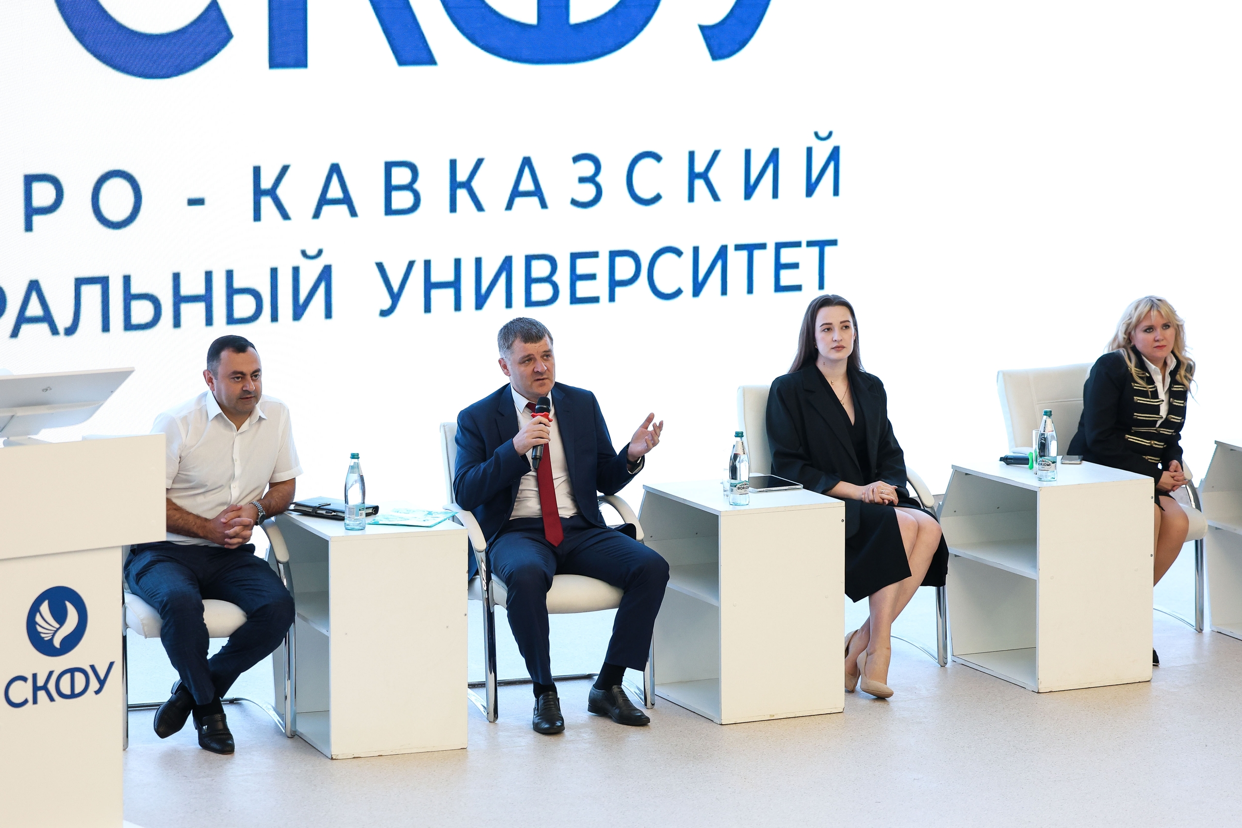 gostinaya-skfu-studentam-yuristam-skfu-raskryli-tonkosti- (1).jpeg gostinaya-skfu-studentam-yuristam-skfu-raskryli-tonkosti- (1).jpeg