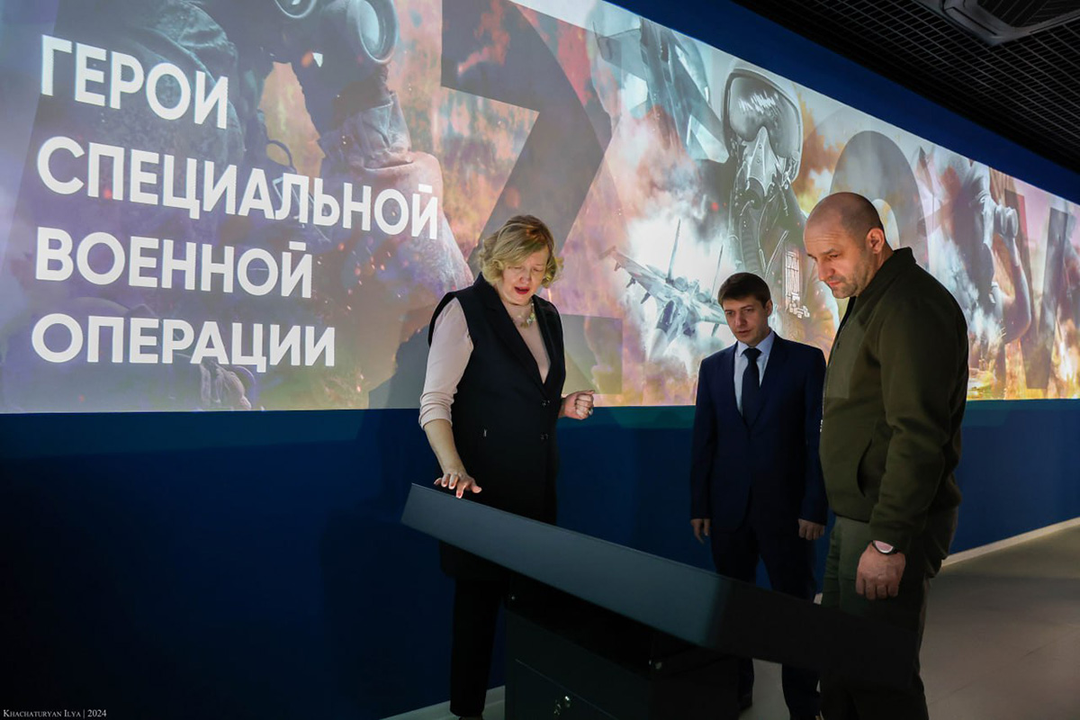 geroj-dnr-artyom-zhoga-vstretilsya-so-studencheskoj-molodezhyu-severnogo-kavkaza-ncfu-ru-01 (2).jpg geroj-dnr-artyom-zhoga-vstretilsya-so-studencheskoj-molodezhyu-severnogo-kavkaza-ncfu-ru-01 (2).jpg