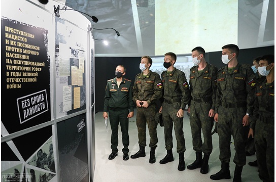 studenty-vuc-posteli-vystavku-bez-sroka-davnosti-ncfu.ru-02.jpg