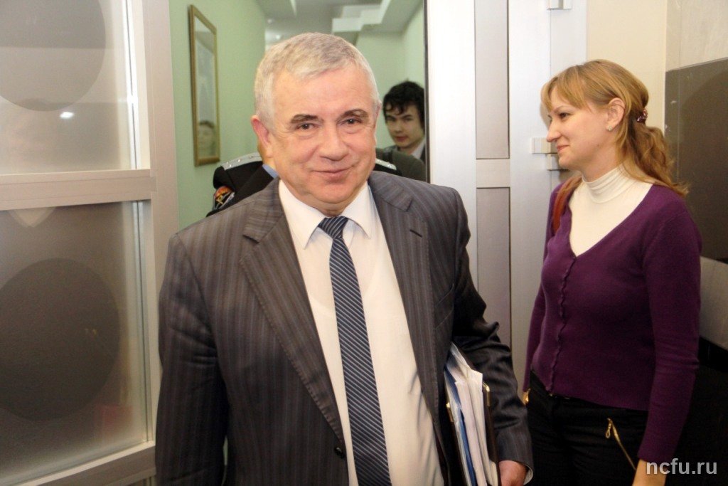Как стать своим среди чужих