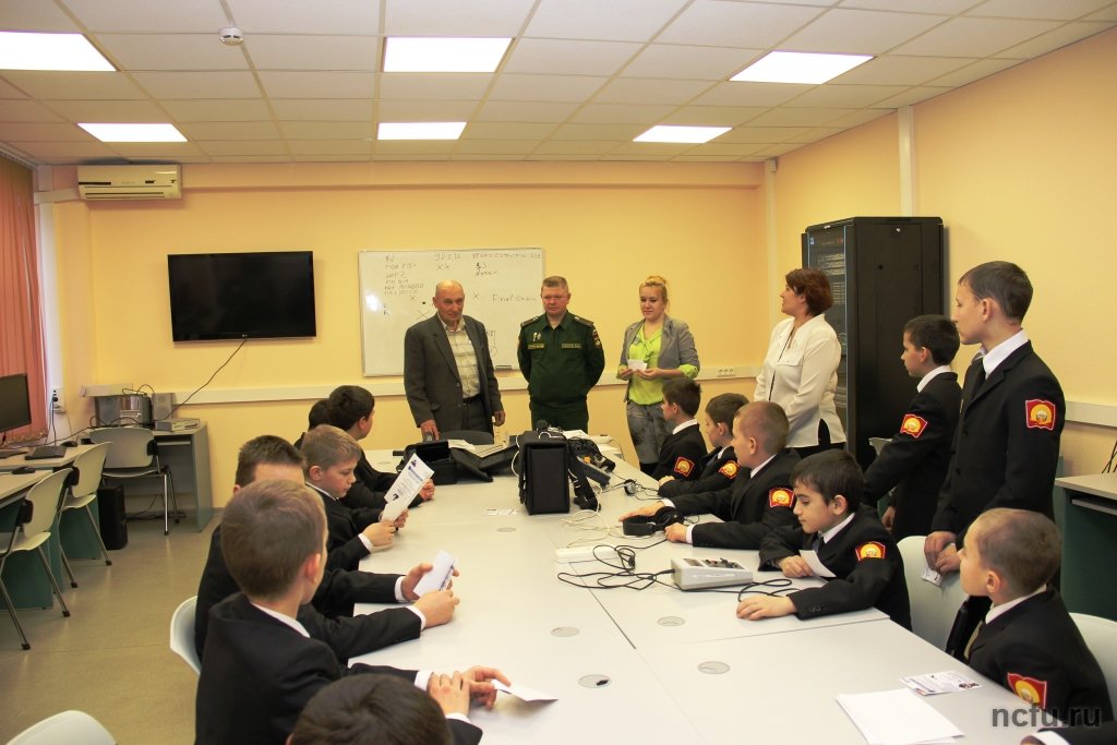 Ставропольские кадеты познакомились с роботами СКФУ