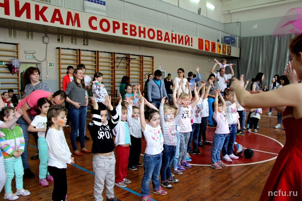 СКФУ отметил День защиты детей чемпионатом по бегу в ползунках