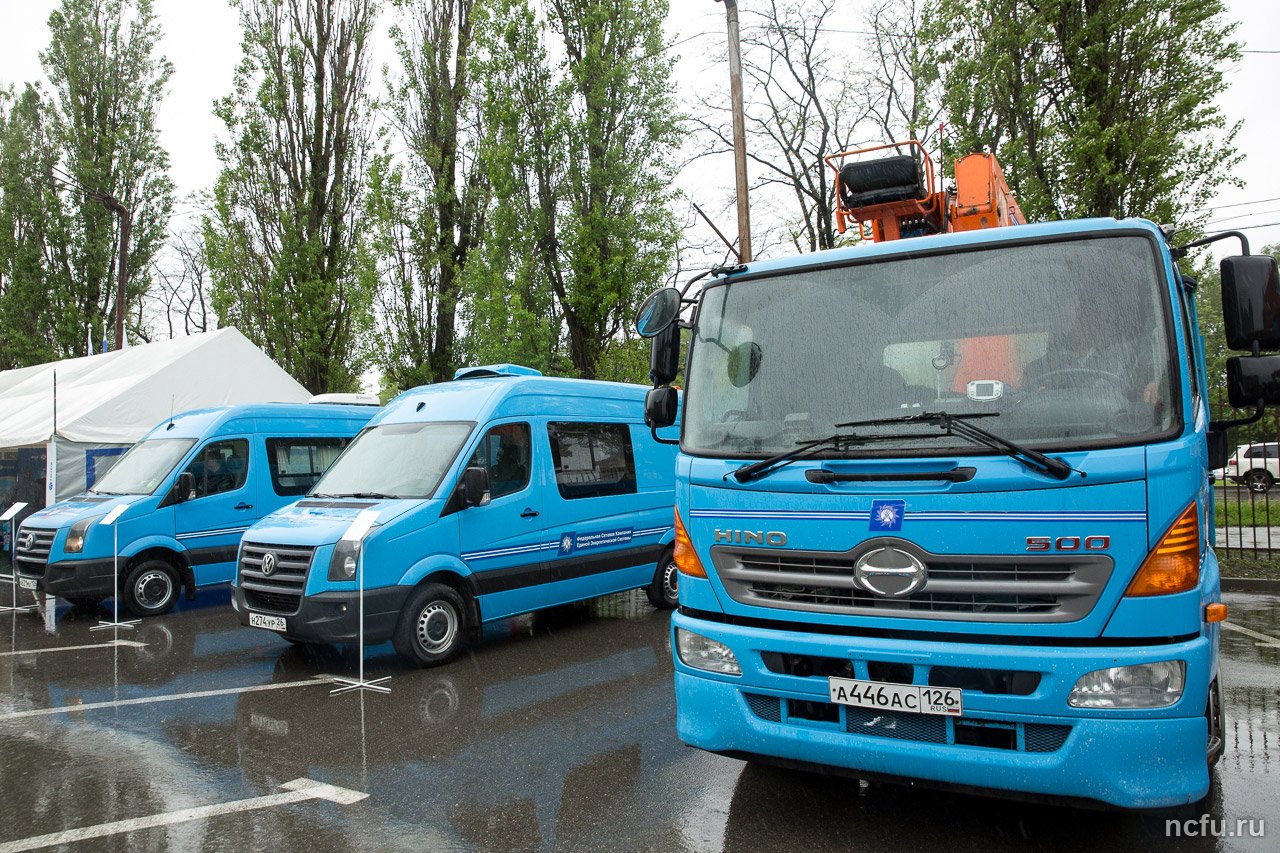 Студенты СКФУ познакомились со спецтехникой компании ФСК ЕЭС