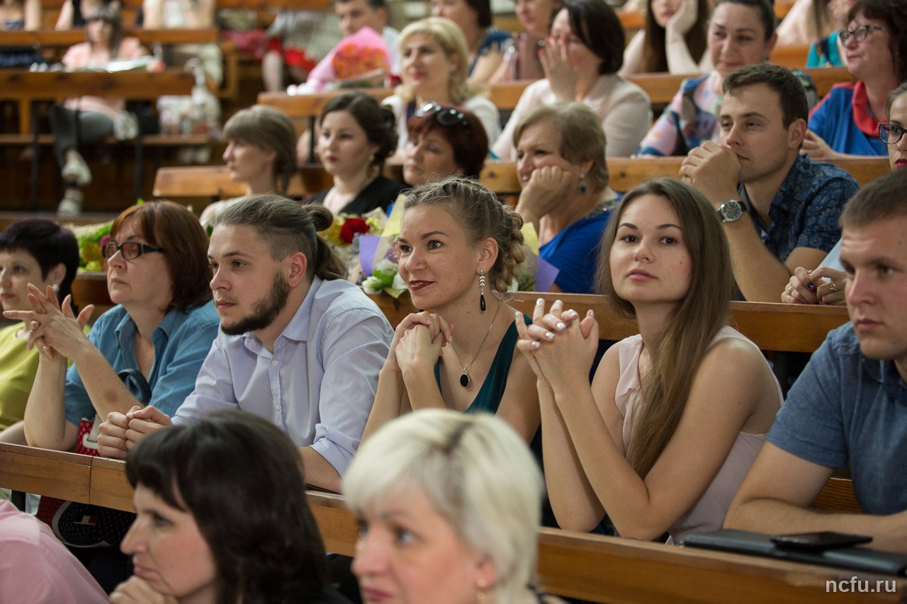 В СКФУ начались церемонии вручения дипломов
