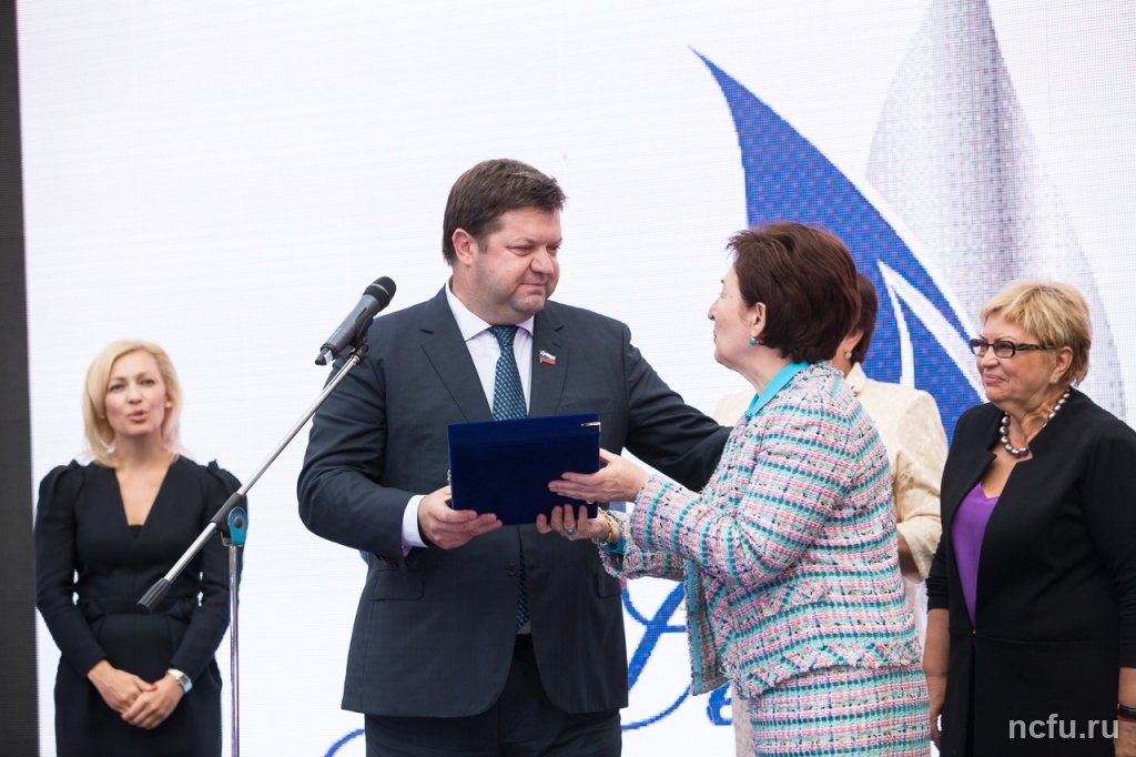 Тысячи первокурсников поклялись преумножать интеллектуальный потенциал СКФУ