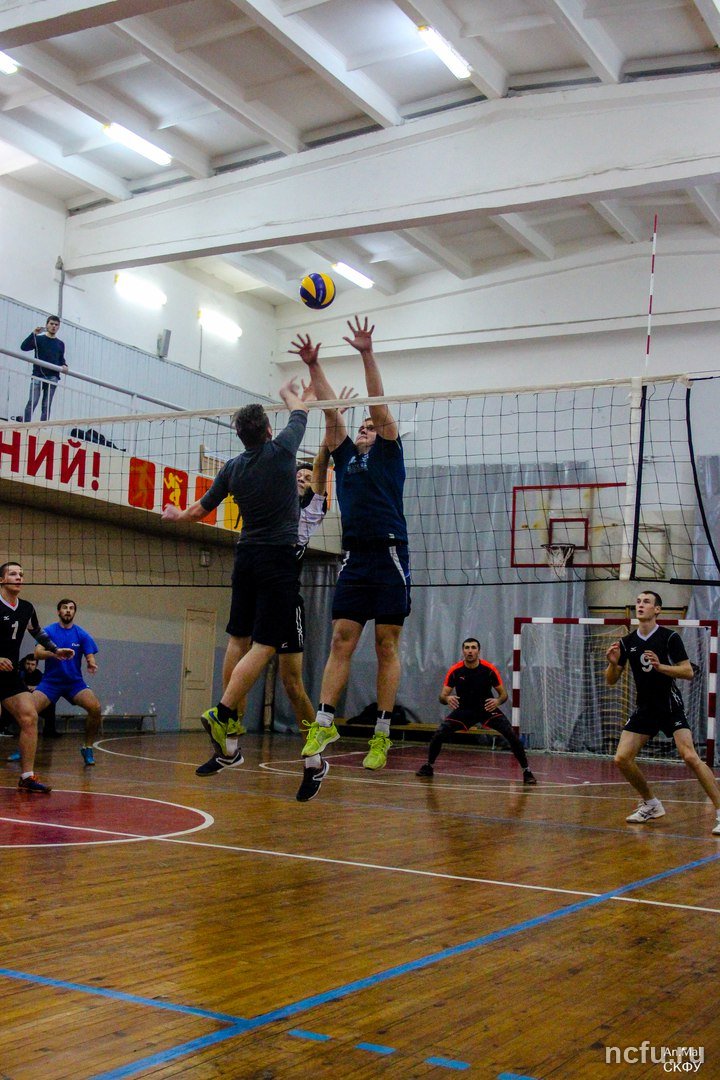 Завершились соревнования по волейболу на Кубок ректора СКФУ