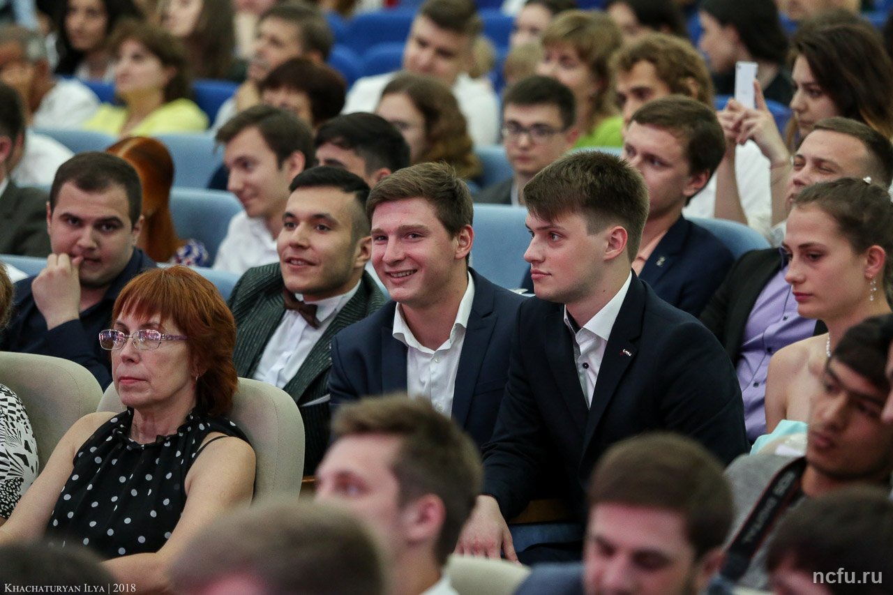 В СКФУ стартовала пора выпускных вечеров