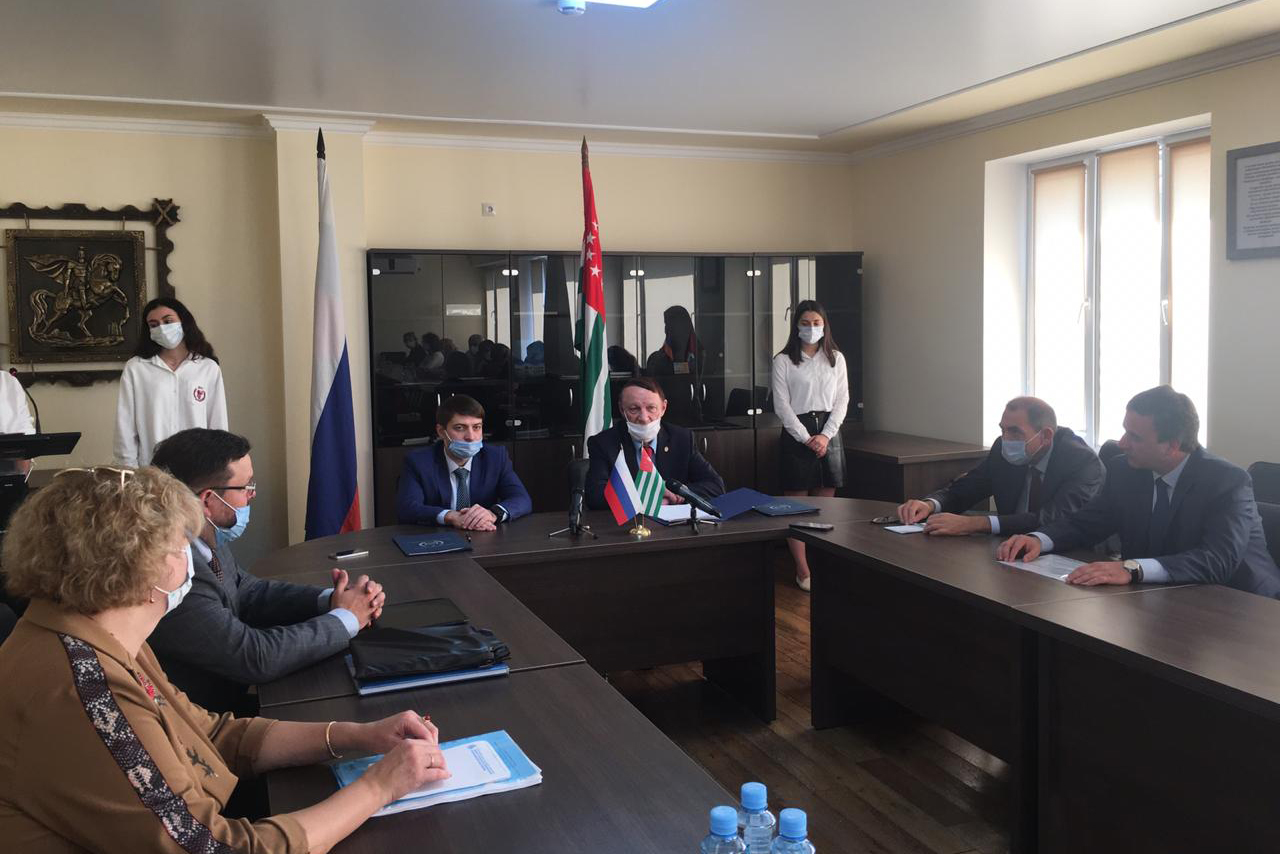 SKFU obnovlyaet formaty sotrudnichestva s Abhazskim gosudarstvennym universitetom-ncfu.ru-03 SKFU obnovlyaet formaty sotrudnichestva s Abhazskim gosudarstvennym universitetom-ncfu.ru-03