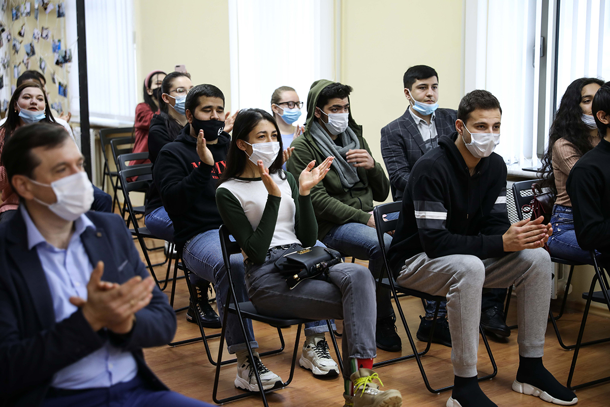 V-SKFU-sostoyalas_-vstrecha-inostrannyh-obuchauihsya-ncfu.ru-01.jpg