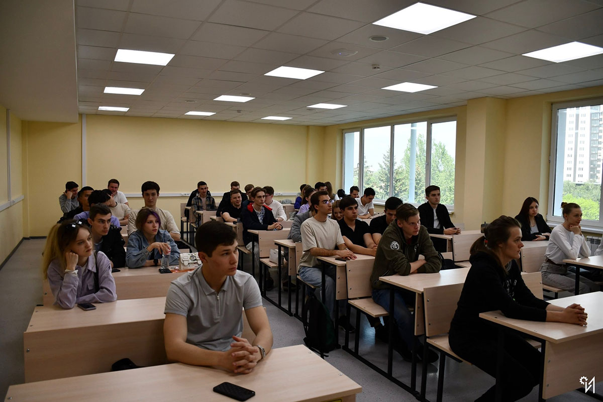 dlya-studentov-skfu-proveli-lekciyu-po-restavracionnomu-delu-ncfu-ru-01 (2)