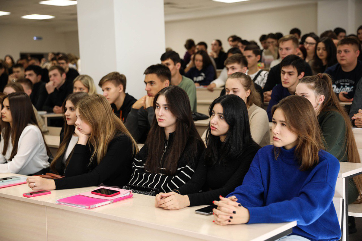 ehkspertnye-vstrechi-v-skfu-prokuratura-studenty-grazhdanskaya-osoznannost-ncfu-ru-02