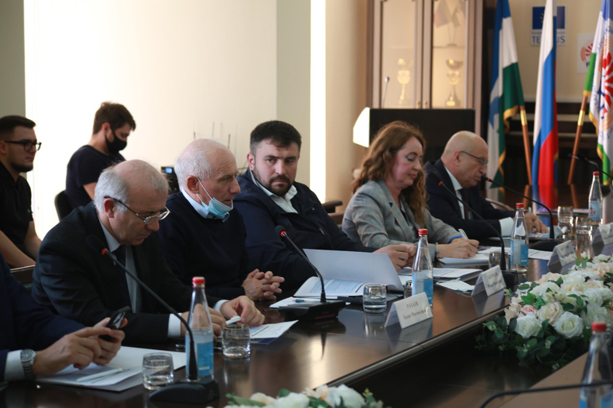 ehksperty-foruma-severnyj-kavkaz-2030-v-nalchike-obsudili-perspektivy-razvitiya-apk-ncfu-ru-03