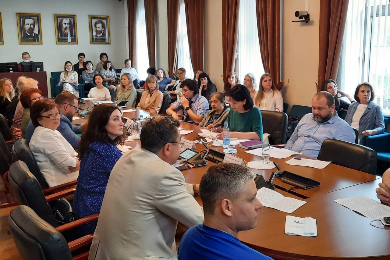 ehksperty-obsudili-kak-zashchitit-detstvo-v-obrazovatelnoj-srede-ncfu-ru-01 ehksperty-obsudili-kak-zashchitit-detstvo-v-obrazovatelnoj-srede-ncfu-ru-01
