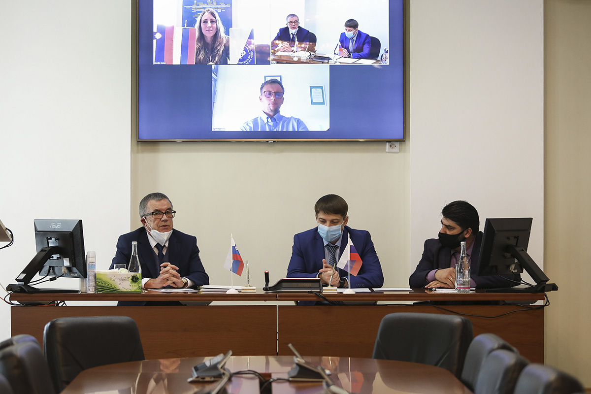 fu-podpisal-soglashenie-o-sotrudnichestve-s-primorskim-universitetom-ncfu.ru-01 fu-podpisal-soglashenie-o-sotrudnichestve-s-primorskim-universitetom-ncfu.ru-01