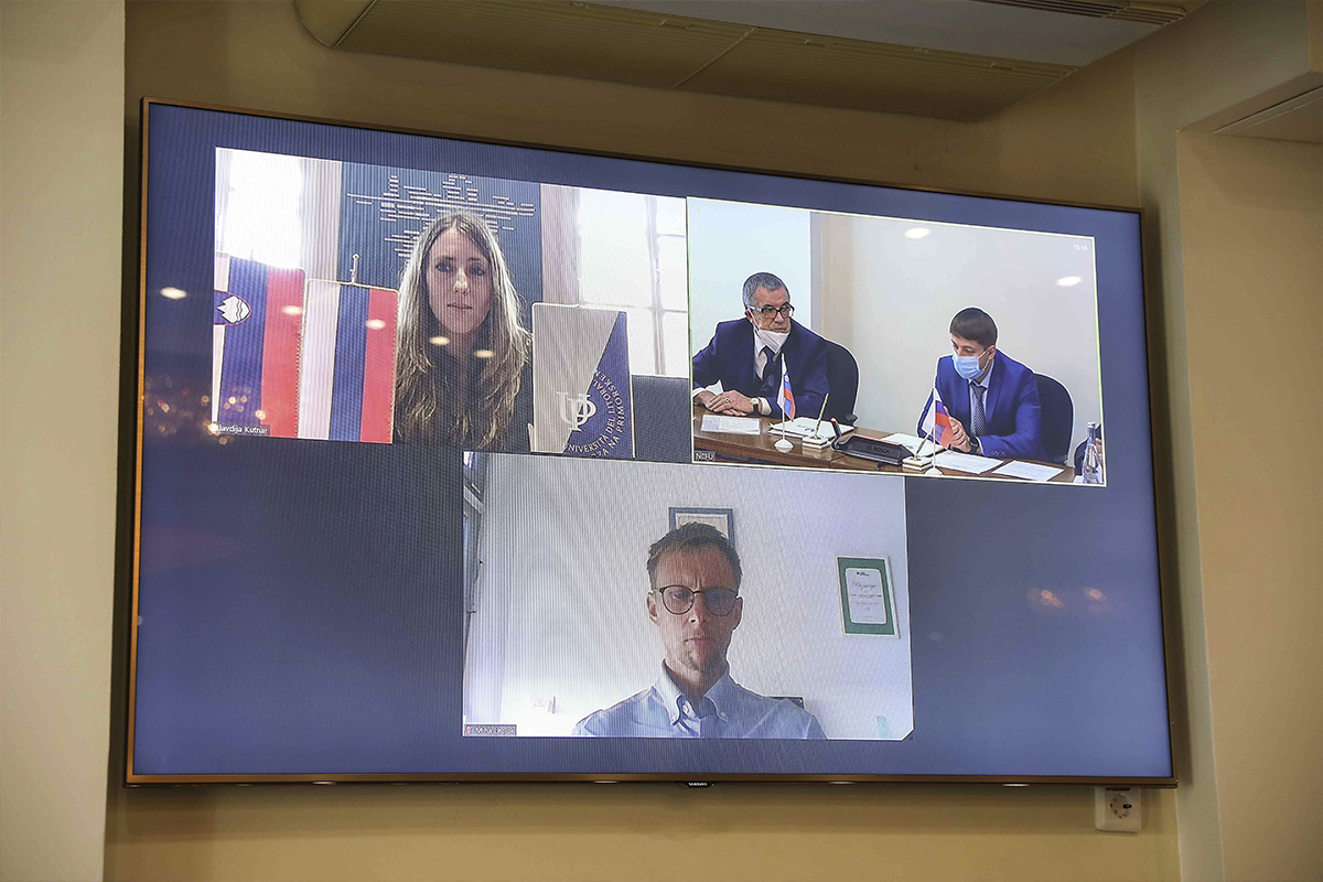 fu-podpisal-soglashenie-o-sotrudnichestve-s-primorskim-universitetom-ncfu.ru-02 fu-podpisal-soglashenie-o-sotrudnichestve-s-primorskim-universitetom-ncfu.ru-02