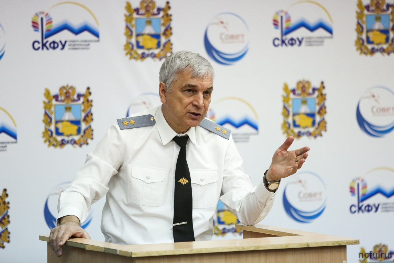 general-lejtenant-oleg-balayan-vstretilsya-so-studentami-skfu-ncfu.ru-03